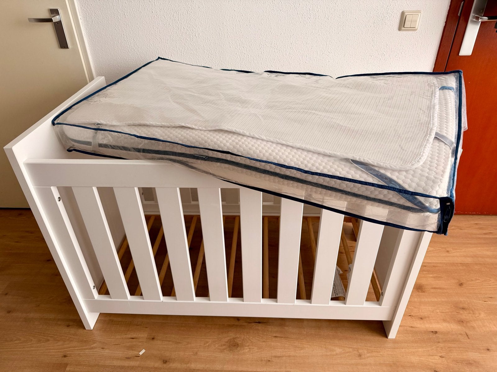Bopita ledikant met matras, Ophalen, Zo goed als nieuw, Lattenbodem, Minder dan 140 cm