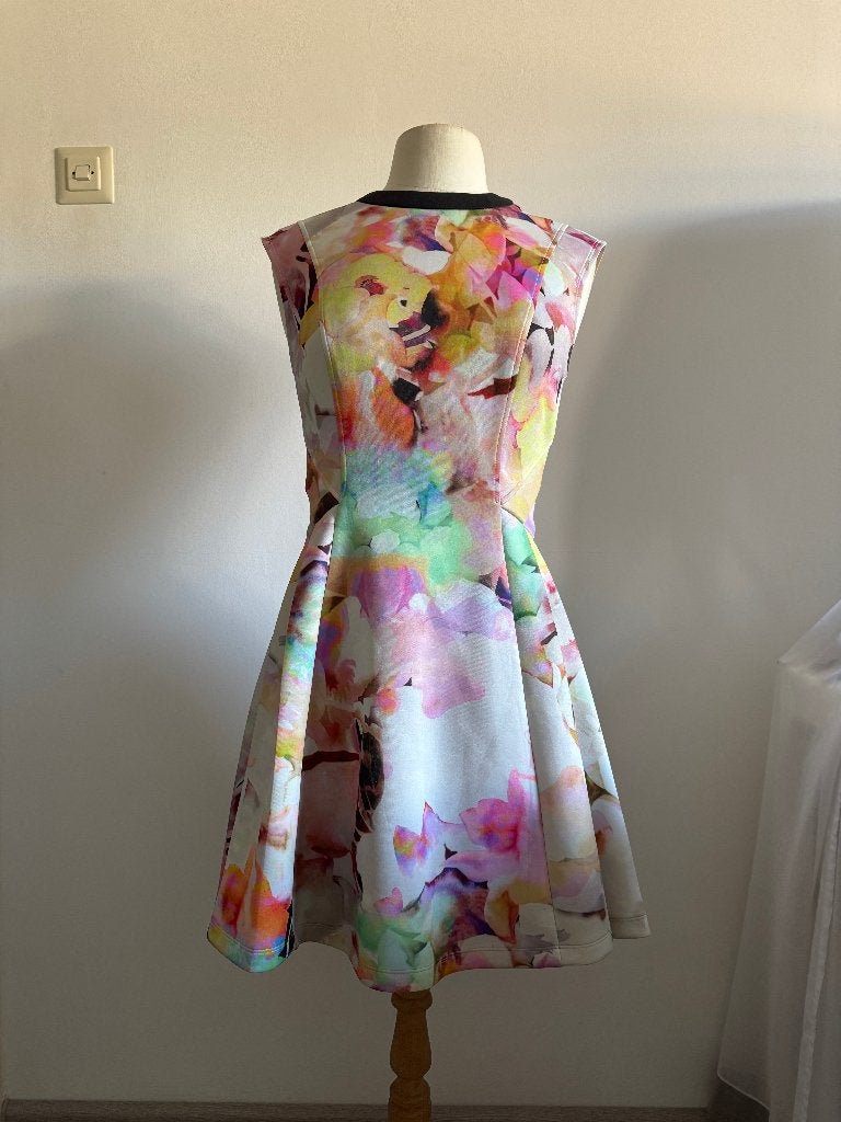 Ted Baker jurk maat 38 met bloemenprint, Maat 38/40 (M), Meerkleurig, Ophalen of Verzenden, Zo goed als nieuw