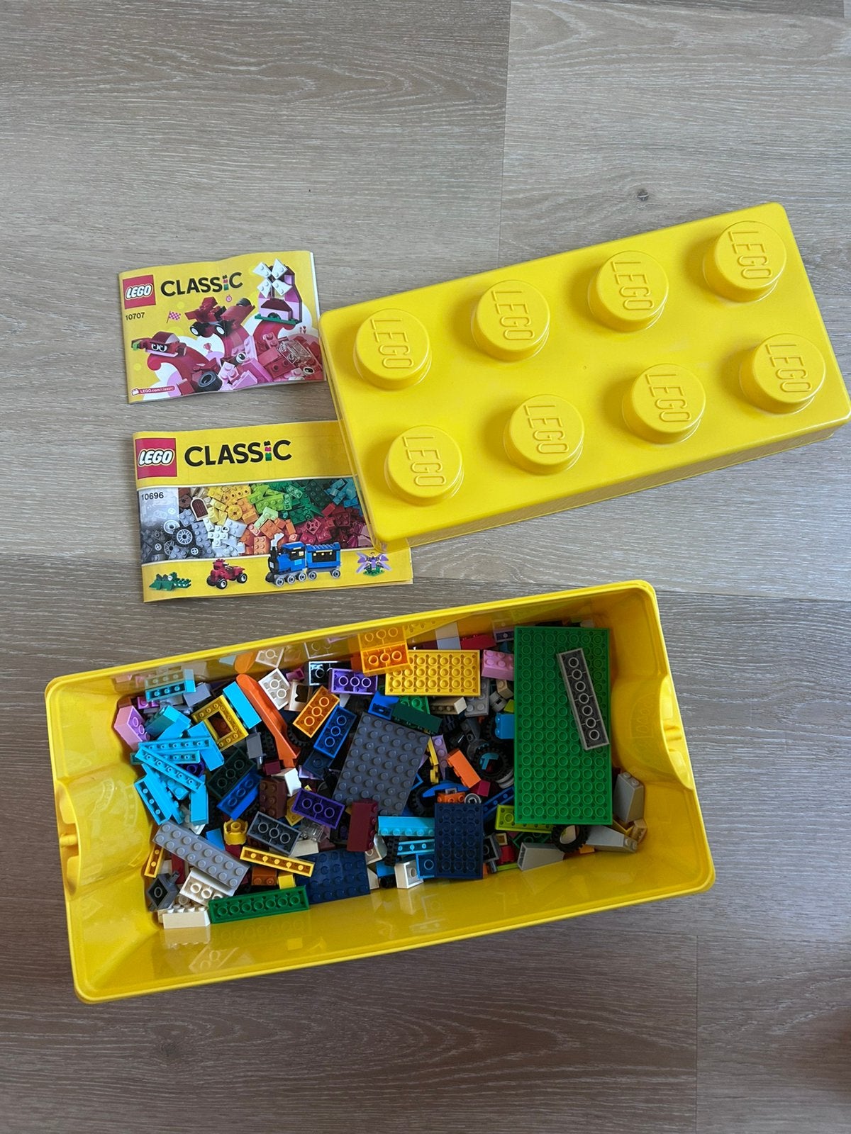 LEGO Classic 10696 Creatieve Bouwdoos & 10707 Rode Creatieve, Ophalen of Verzenden, Zo goed als nieuw, Lego