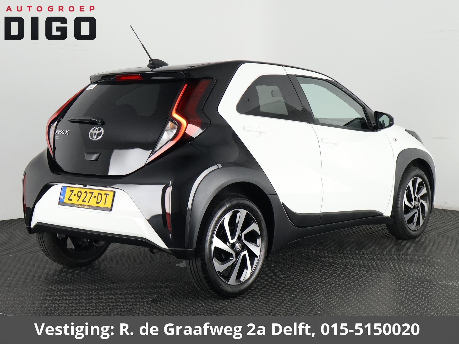 Toyota Aygo X 1.0 VVT-i MT Pulse Bi-Tone | Apple Carplay & A, Auto's, Dealer onderhouden, Stof, Gebruikt, 4 stoelen