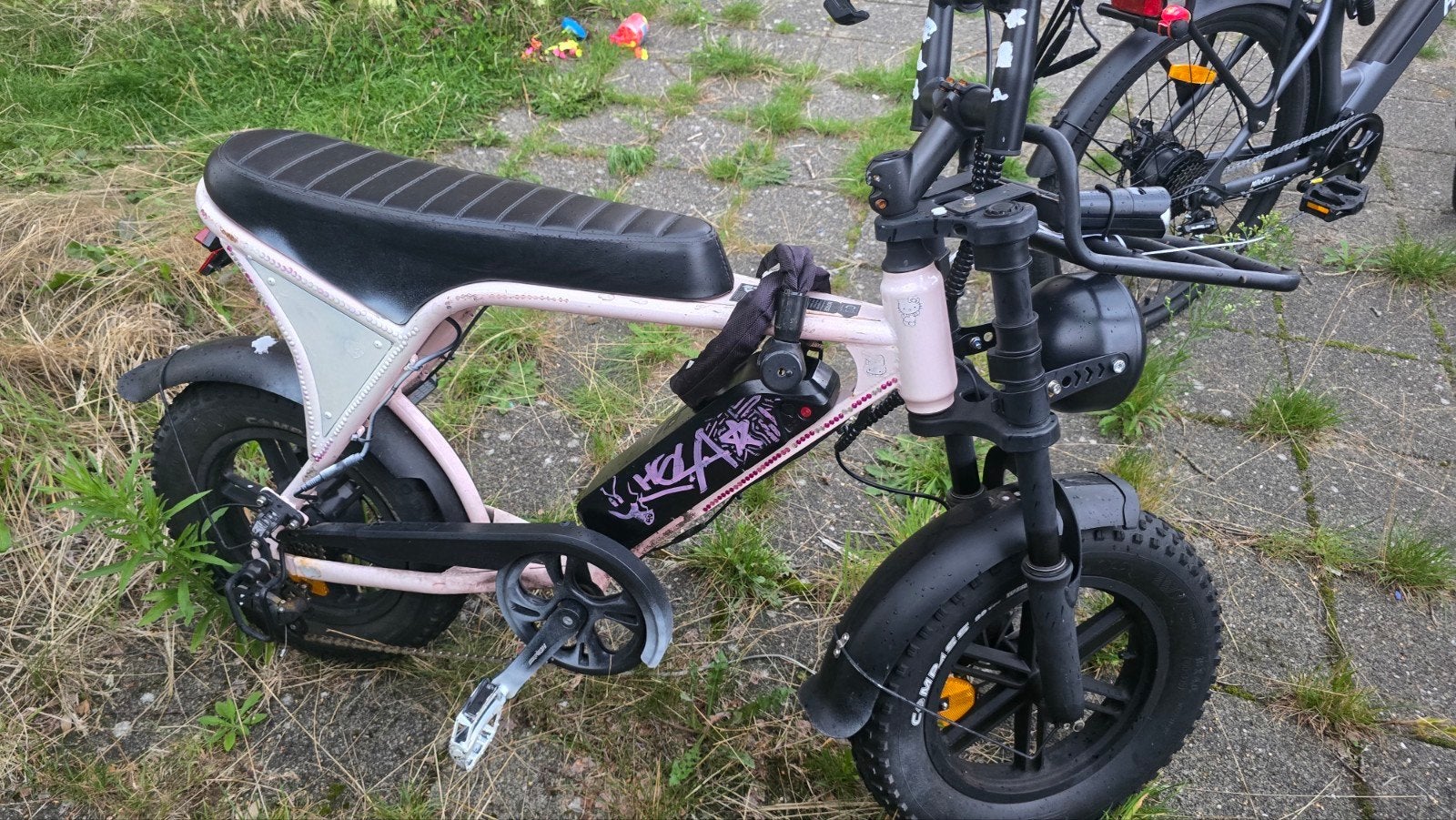 Roze OUXI min elektrische fatbike met voorrek en display, Gebruikt, Minder dan 47 cm, 30 tot 50 km per accu, Ophalen