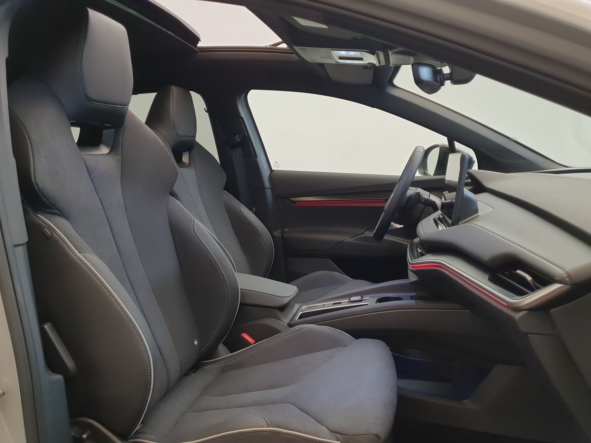 Skoda Enyaq 85 Sportline 82 kWh 286pk 2.000kg trekgewicht, P, Automaat, Achterwielaandrijving, Zwart, Nieuw