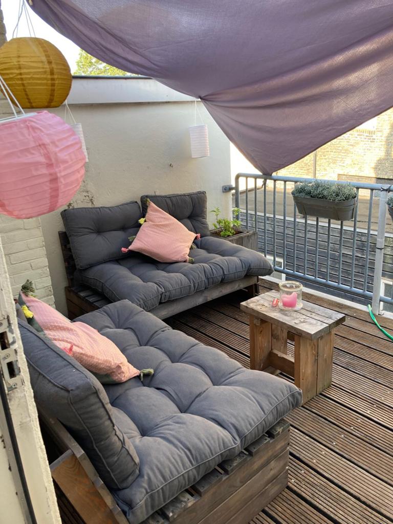 2 Pallet tuinbanken loungebanken loungeset incl tuinkussens, Ophalen, Zo goed als nieuw