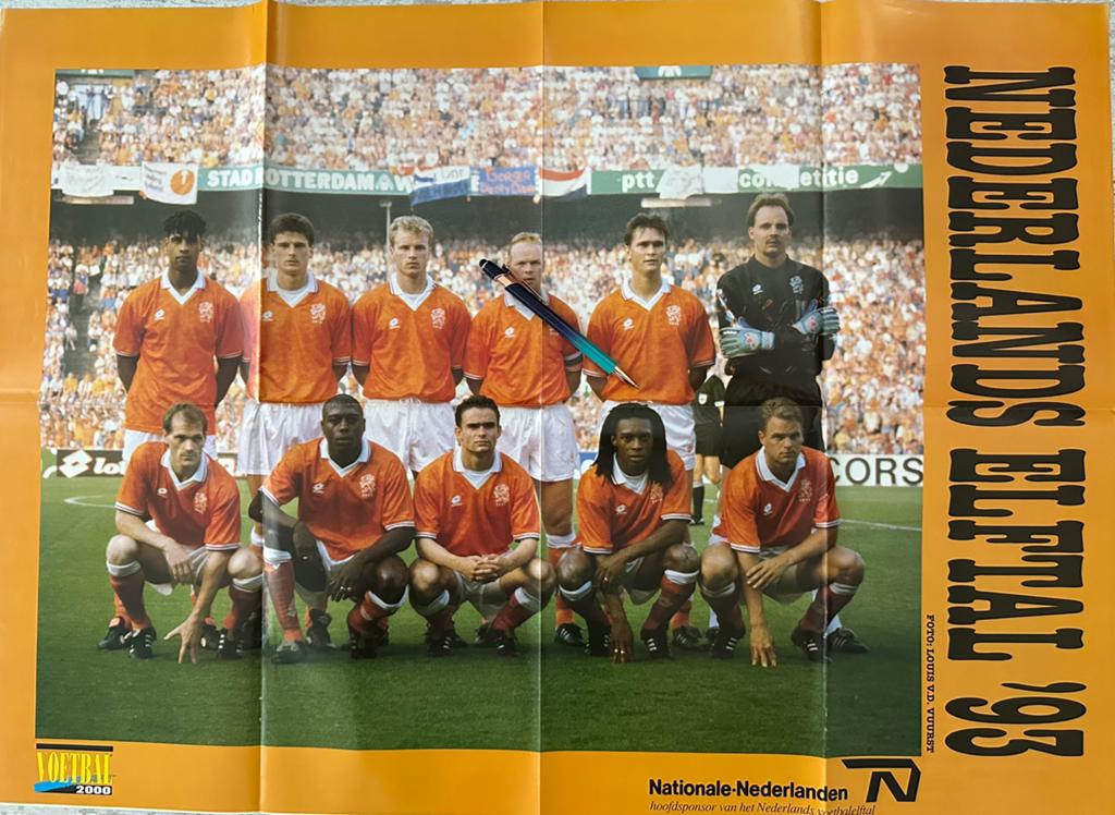 Poster NL elftal 1993 & John de Wolf (NL / Feyenoord), Ophalen of Verzenden, Zo goed als nieuw, Sport