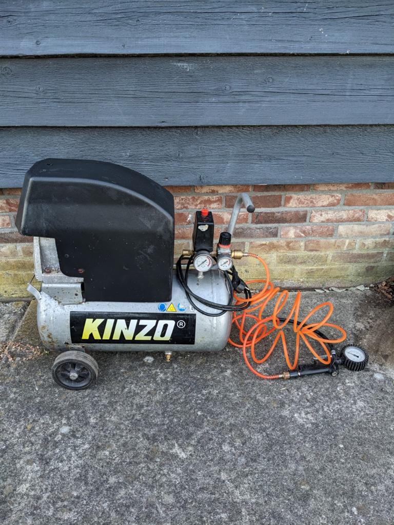Kinzo Compressor 24L - 1100W, 8 bar met luchtslang, Ophalen