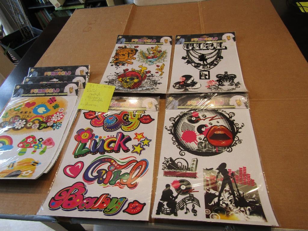 7 x Fun World Textiel Opstrijk Stickers (1 x 3 dezelfde ), Ophalen, Nieuw, Hotfix patronen