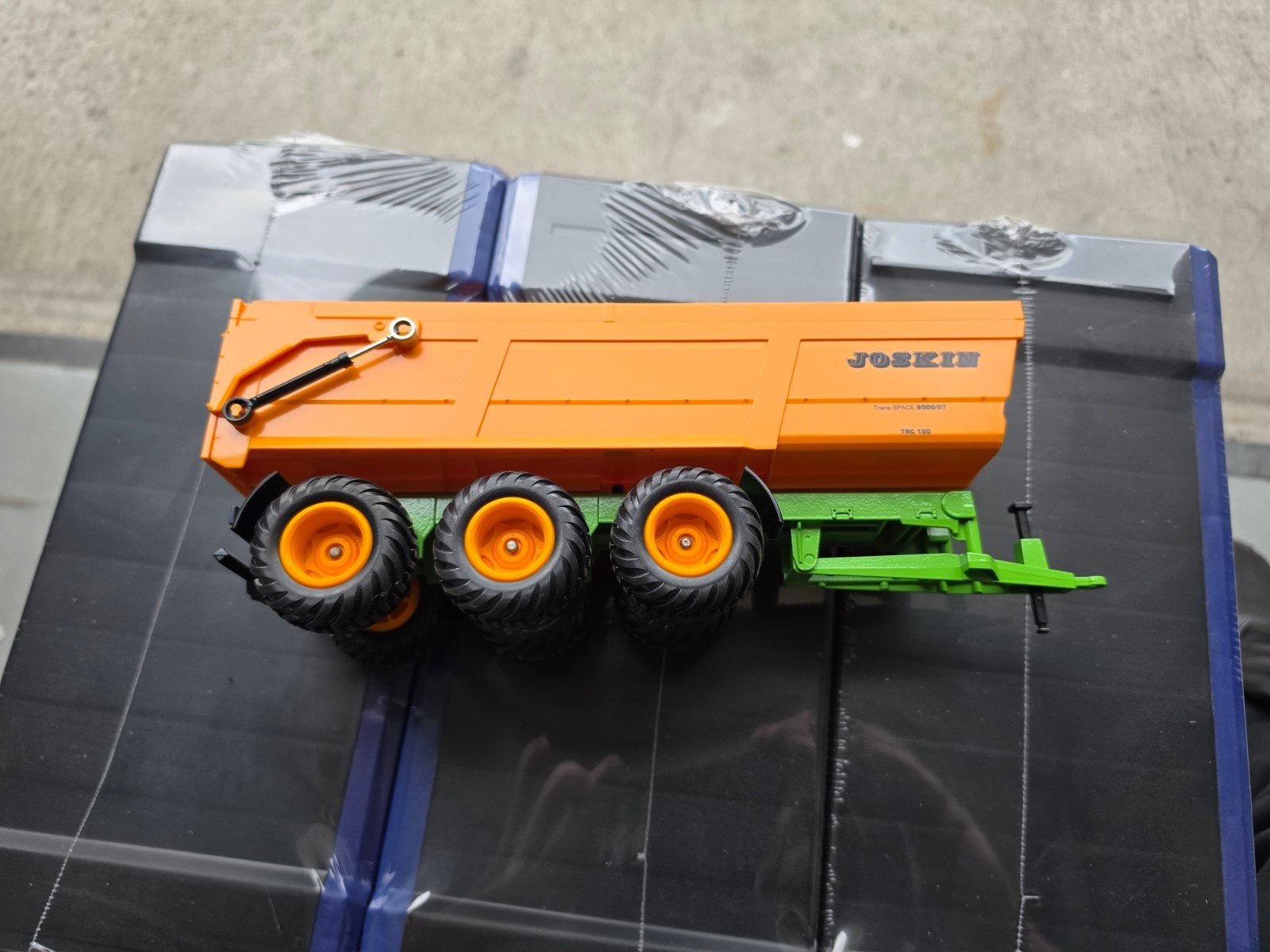 Siku 2892 Joskin 3-assige kiepwagen met kantelbak, Ophalen of Verzenden, Zo goed als nieuw, Tractor of Landbouw, SIKU