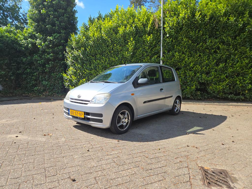 Daihatsu Cuore 100th anniversary edition 1.0 3D 2007 Grijs, 600 kg, 18 €/maand, Cuore, Origineel Nederlands