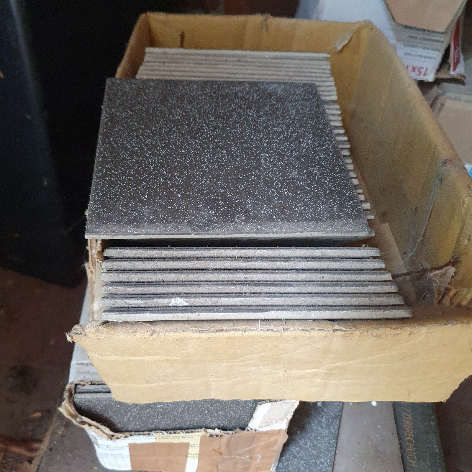 vloertegels grijs. 15 x 15 8 dozen. 50 stuks per d., Ophalen, Nieuw, Hardsteen