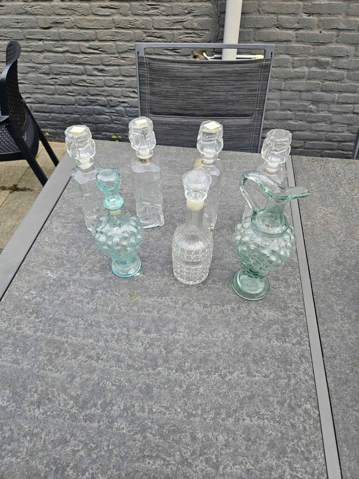 Glazen karaffen en flessen, Ophalen