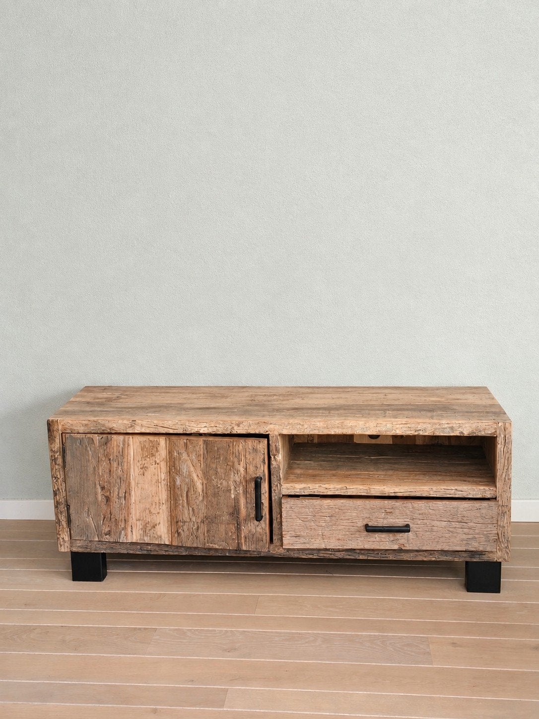 Robuuste houten tv meubel, Ophalen, Zo goed als nieuw, 25 tot 50 cm, Minder dan 100 cm