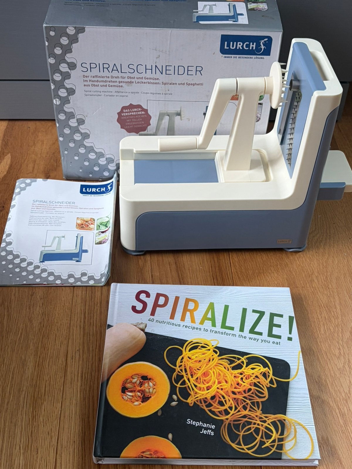Lurch spiraalsnijder met Engels kookboek en doos, Ophalen of Verzenden, Zo goed als nieuw