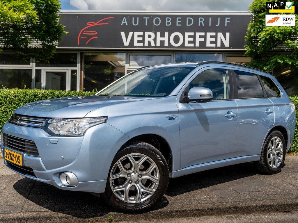 Mitsubishi Outlander 2.0 PHEV Instyle | PANORAMADAK | XENON, Auto's, Zwart, 4 cilinders, Automatische klimaatregeling, Blauw