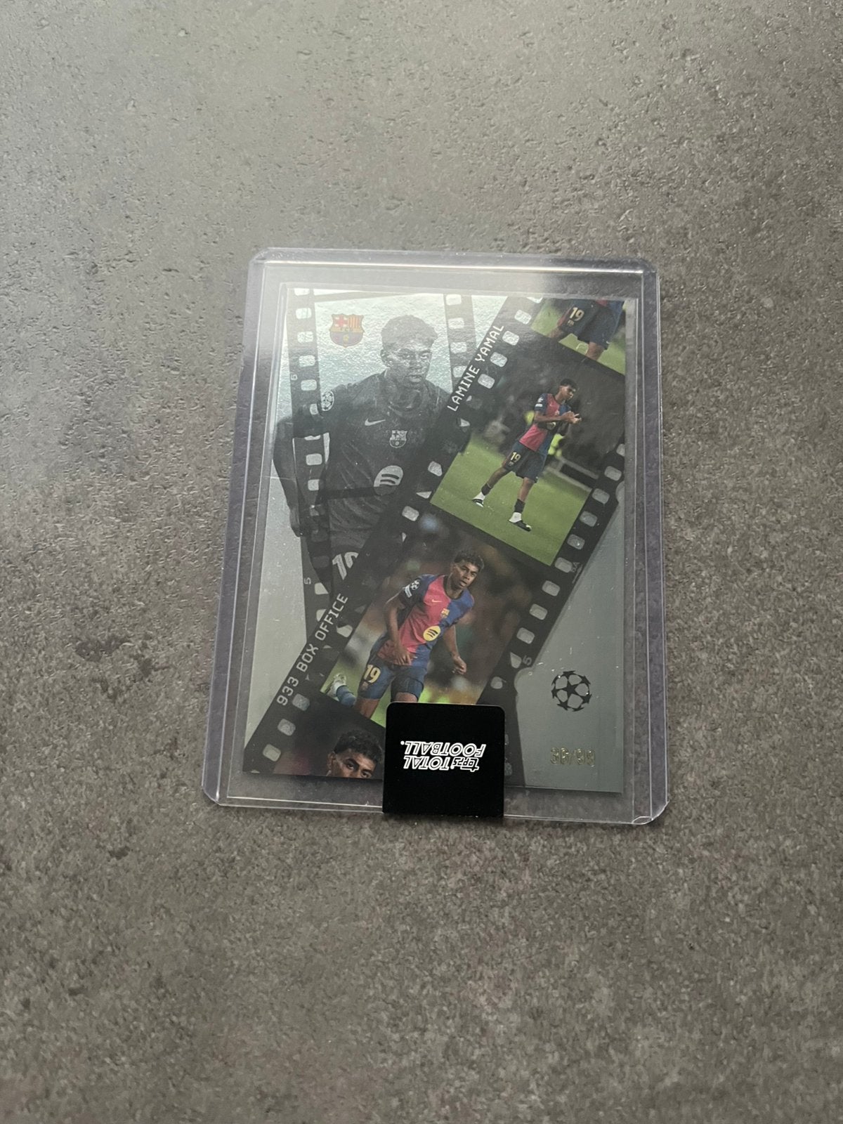 2024-25 Topps Total Football Box Office Lamine Yamal /99, Hobby en Vrije tijd, Stickers en Plaatjes, Verzenden, Nieuw, Plaatje
