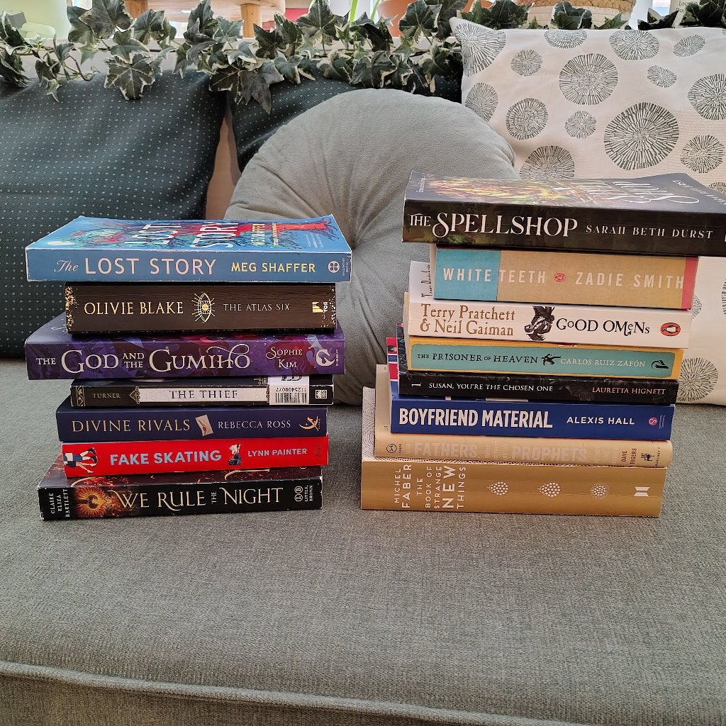 Engelse boeken fantasy, romance, Booktok, YA, literatuur, Ophalen of Verzenden, Gelezen