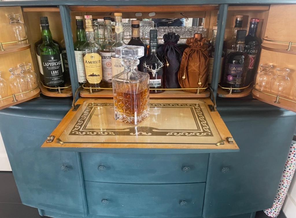 Unieke Antieke Whiskykast met Verborgen Bar & Spiegel, Ophalen