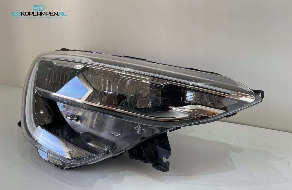 Renault Arkana Full Led Mid 260107780R koplamp rechts, Gebruikt, -, Renault, -