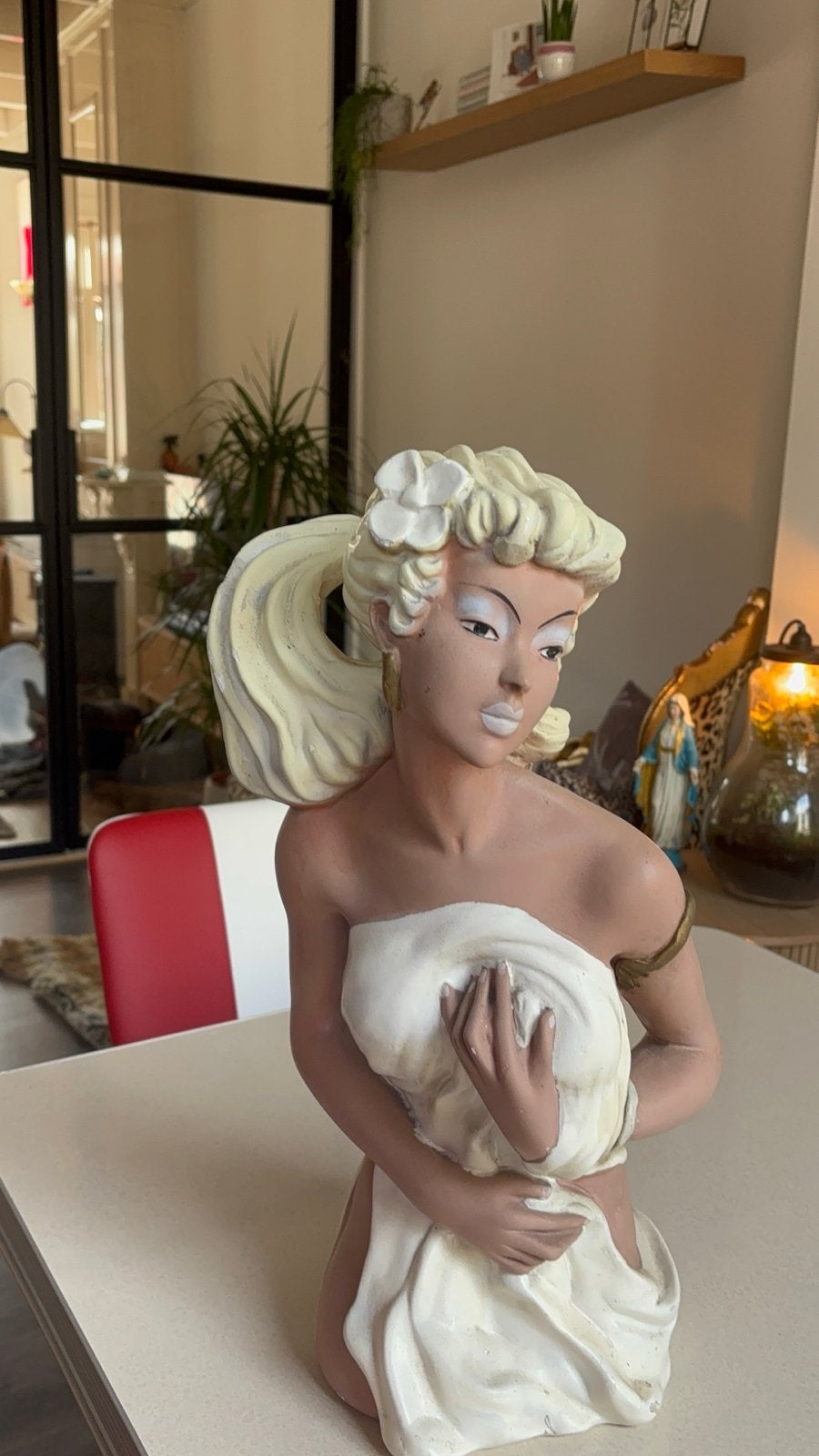 Vintage Pin-up Beeldje - Vrouw met draperie.., Ophalen, Gips, Handgemaakt, 20 - 50 cm