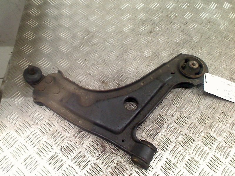 Draagarm Rechts Voor Daewoo / Chevrolet Tacuma 2002, Gebruikt, Daewoo, General Motors Germany GmbH, Chevrolet.europe@gm.com