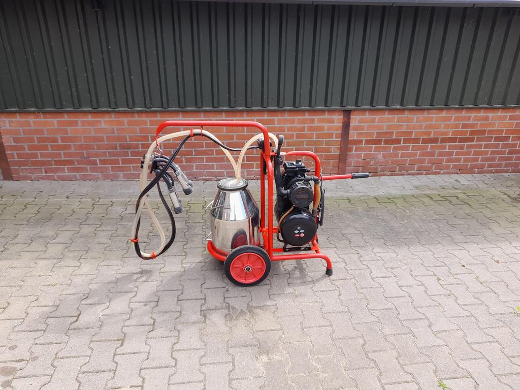 Melasty Compacte mobiele melkmachine/ mini melker, Ophalen