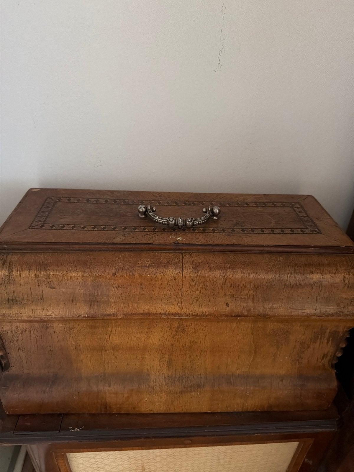 Antieke naaimachine in houten kist, Antiek en Kunst, Ophalen of Verzenden