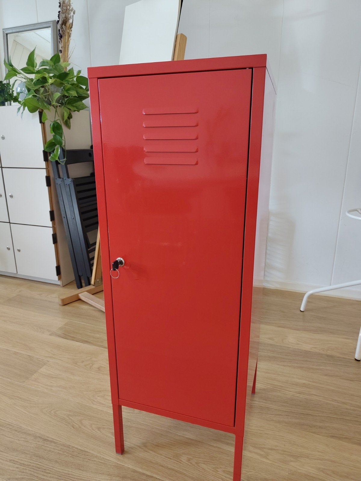 Ikea PS Kastje Rood - Metalen Locker met Sleutel, Huis en Inrichting, Ophalen, Gebruikt, Industrieel, Modern, Speels