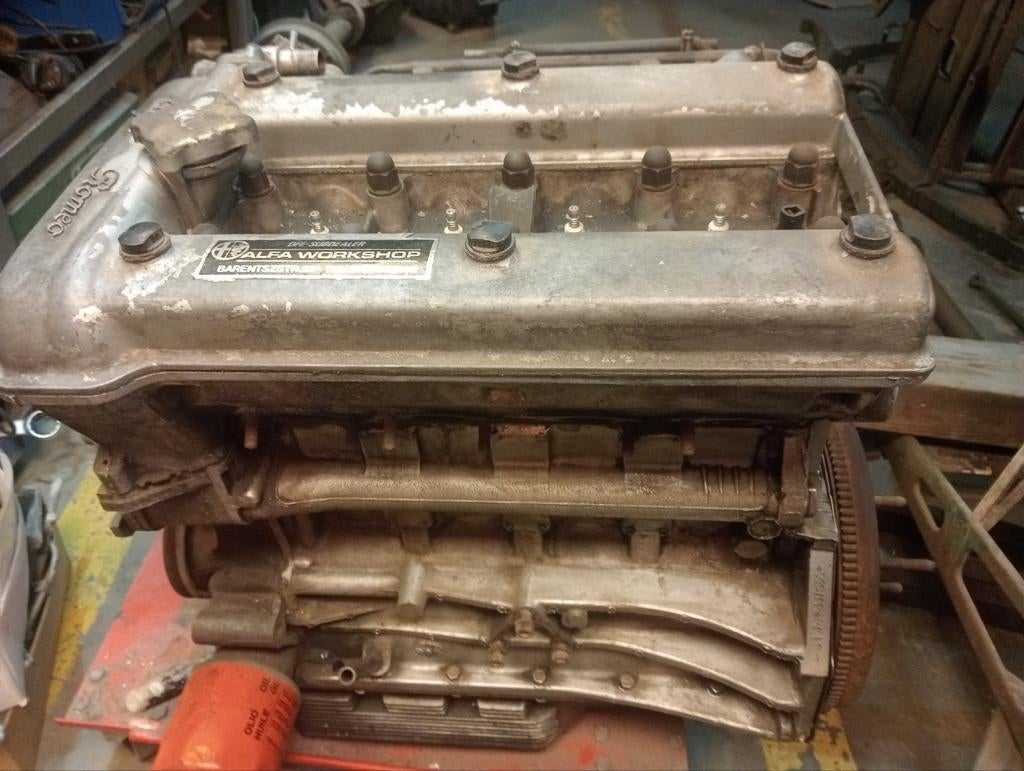 Alfa Romeo "Nord" motor 1.8 met  dubbeleDelortho carburateur, Ophalen