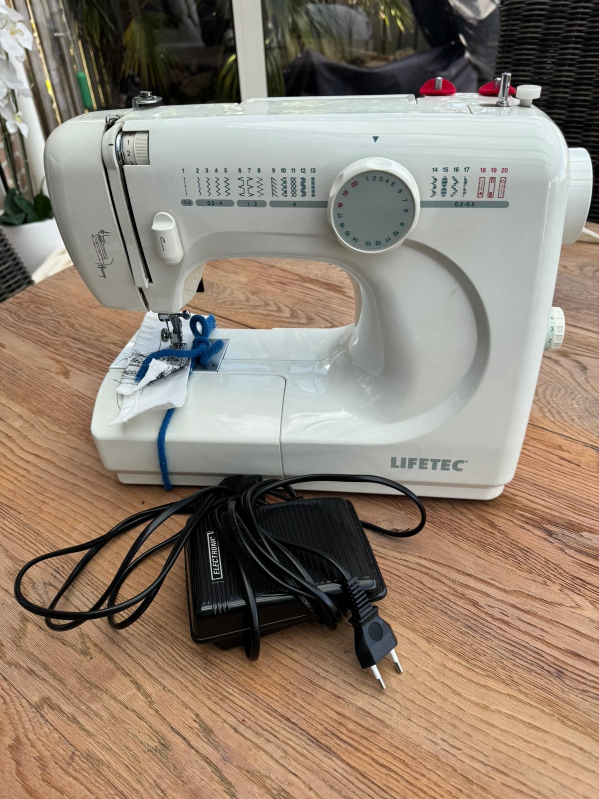 Lifetec LT8709 naaimachine in zeer goede staat, Ophalen of Verzenden, Gebruikt, Naaimachine, Overige merken