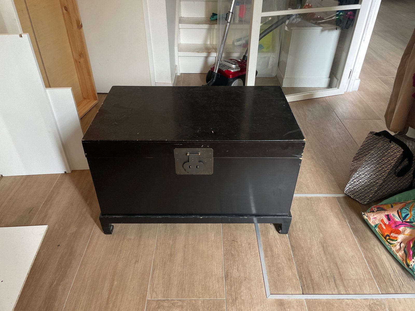 Robuuste zwarte opbergkist van Eichenholz, Huis en Inrichting, Ophalen, 50 – 75, Minder dan 50 cm, Gebruikt