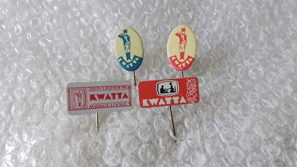 4 verschillende speldjes kwatta chocolade, Ophalen of Verzenden, Zo goed als nieuw, Overige onderwerpen