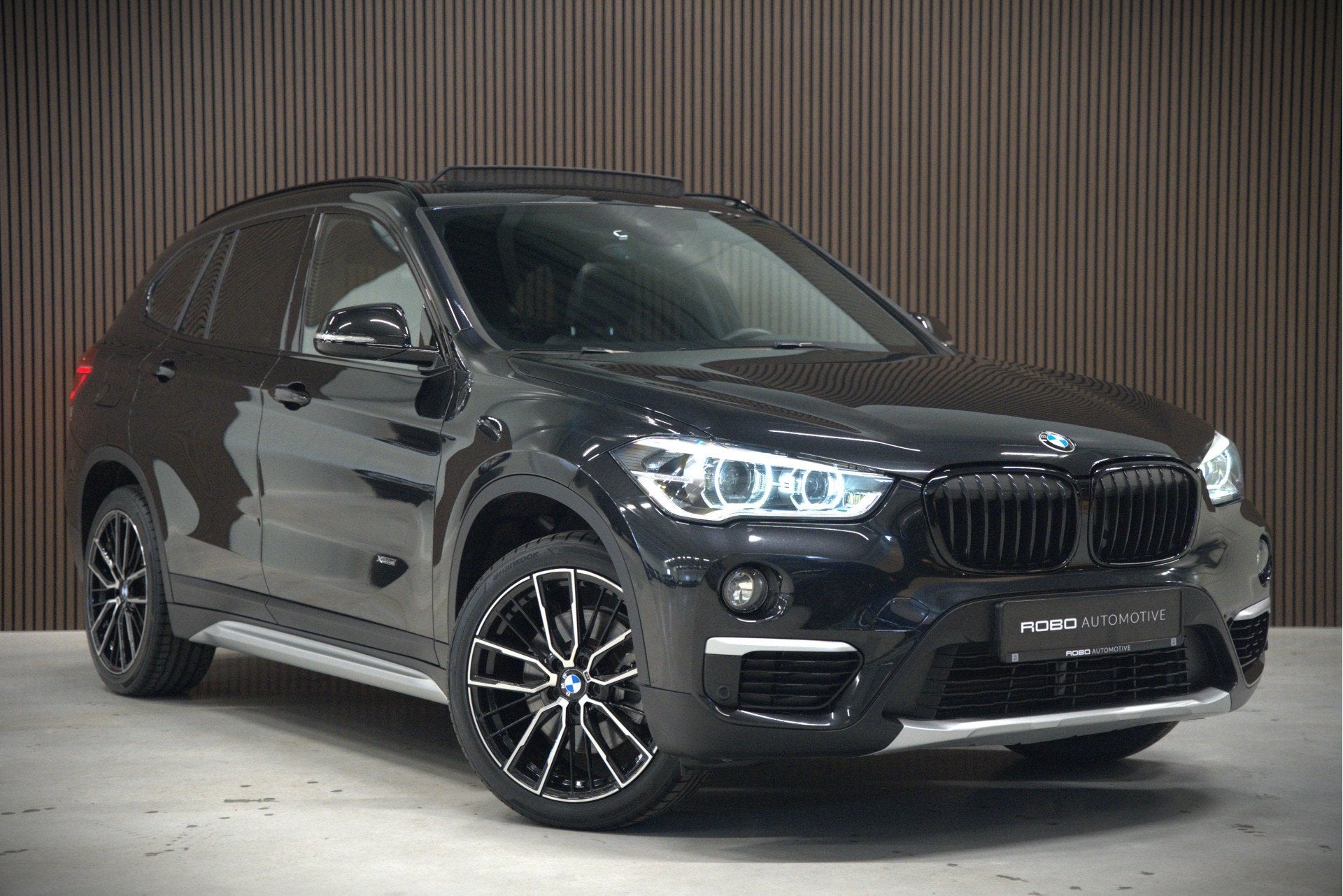 Foto 6 van BMW X1 xDrive20i High Executive | Panoramadak | Head-Up Disp