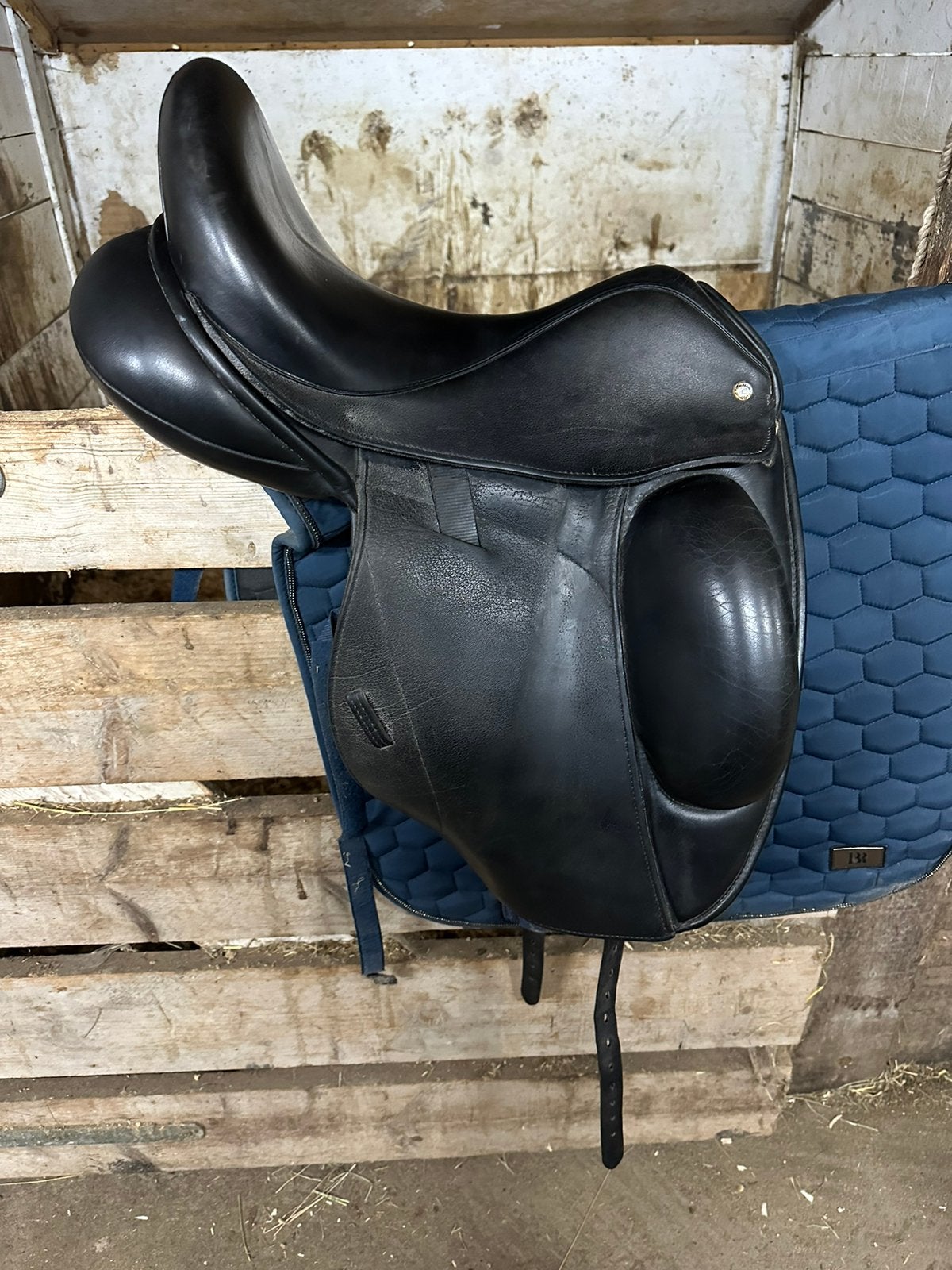 Custom zadel icon flight 17” - medium boom - zwart, Ophalen of Verzenden, Zo goed als nieuw, Dressuur, M (17 inch)