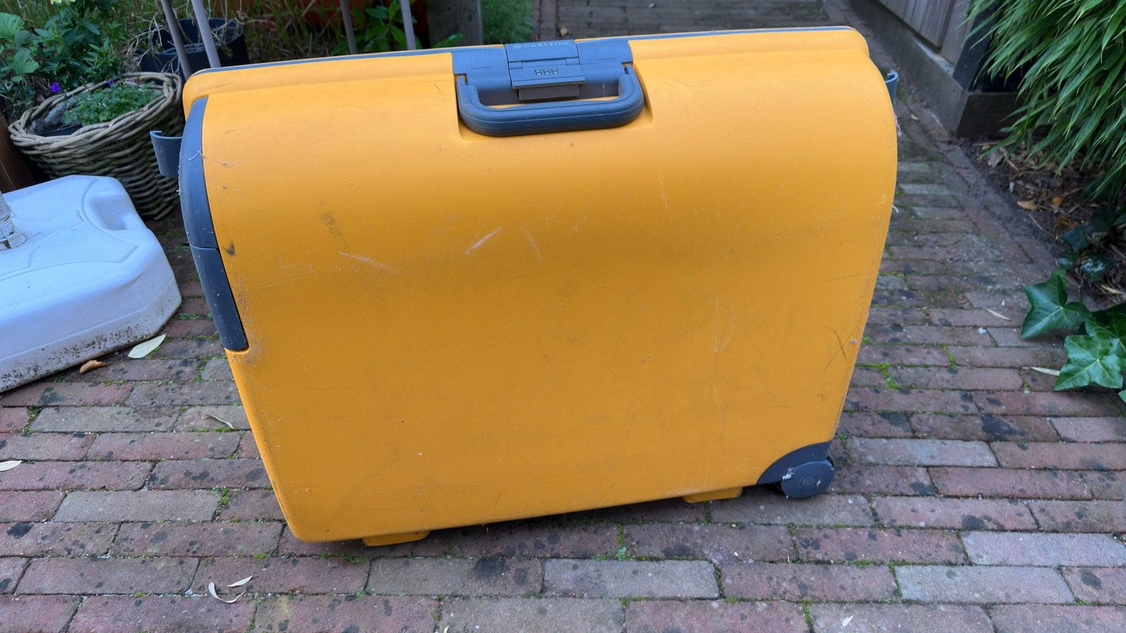 Carlton Koffer Geel - Hard Kunststof met Wieltjes en Slot, Sieraden, Tassen en Uiterlijk, Ophalen, Gebruikt, 50 tot 60 cm, Hard kunststof