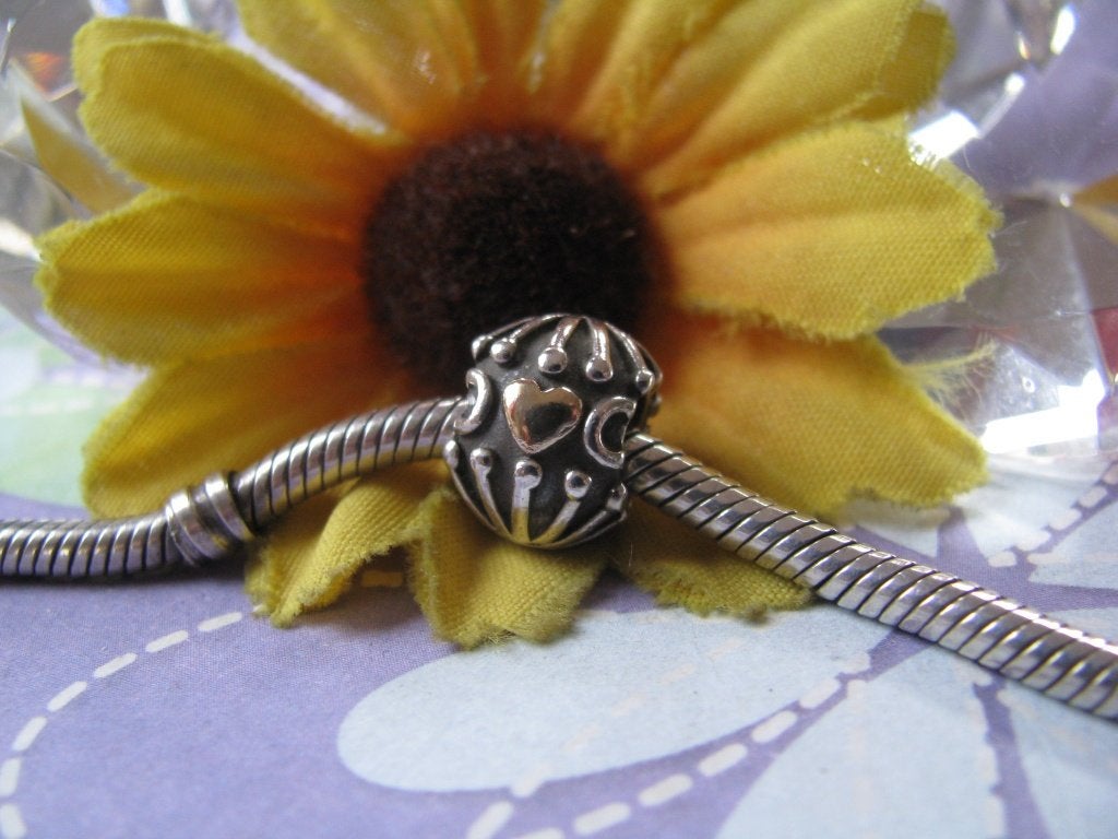 Pandora bedel 790430 = hatched heart + 14 krt GOUD, Pandora, Ophalen of Verzenden, Zo goed als nieuw, 1 bedel