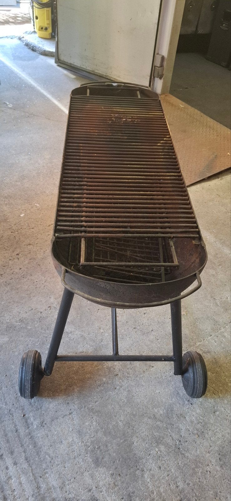 grote BBQ van dik staal 2 delig, Tuin en Terras, Ophalen, Gebruikt