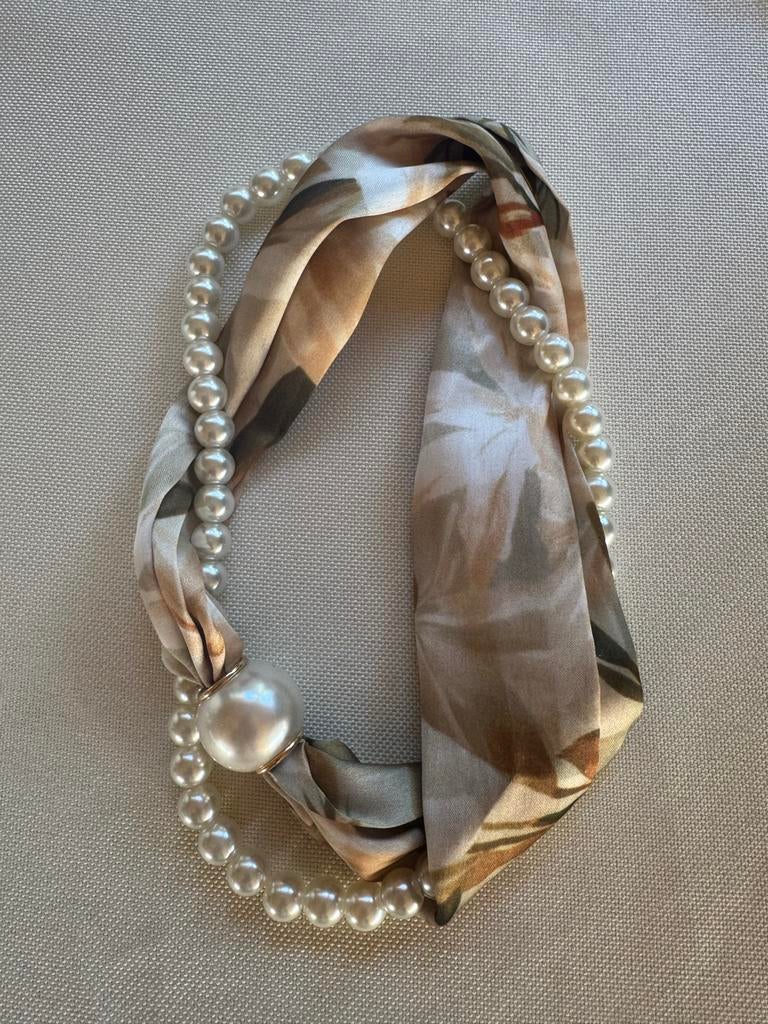 Elegante Sjaal met Parelketting en Grote Parel, Ophalen of Verzenden, Overige materialen, Met edelsteen