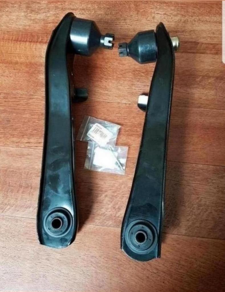 Draagarmen Toyota Corolla Ke30 ke35 2 stuks €300,00, Auto-onderdelen, Ophalen of Verzenden, Nieuw, Toyota