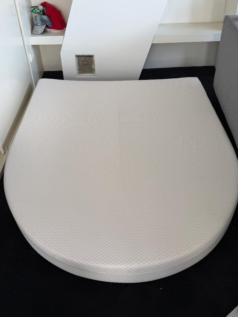 Matras queensbed, Ophalen, Zo goed als nieuw