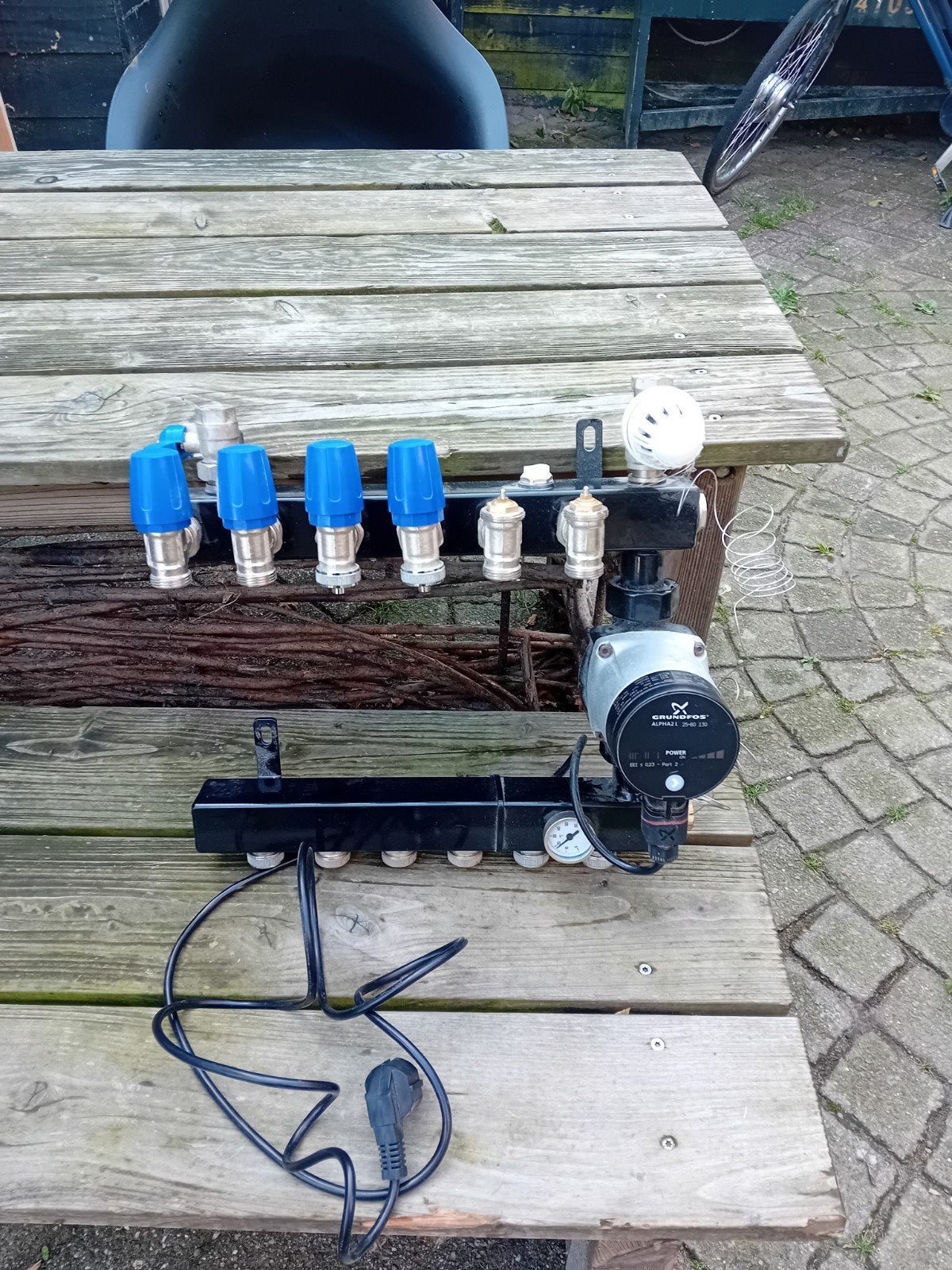 6 groeps vloerverwarmings verdeler met circulatiepomp, Ophalen, Zo goed als nieuw, Overige typen