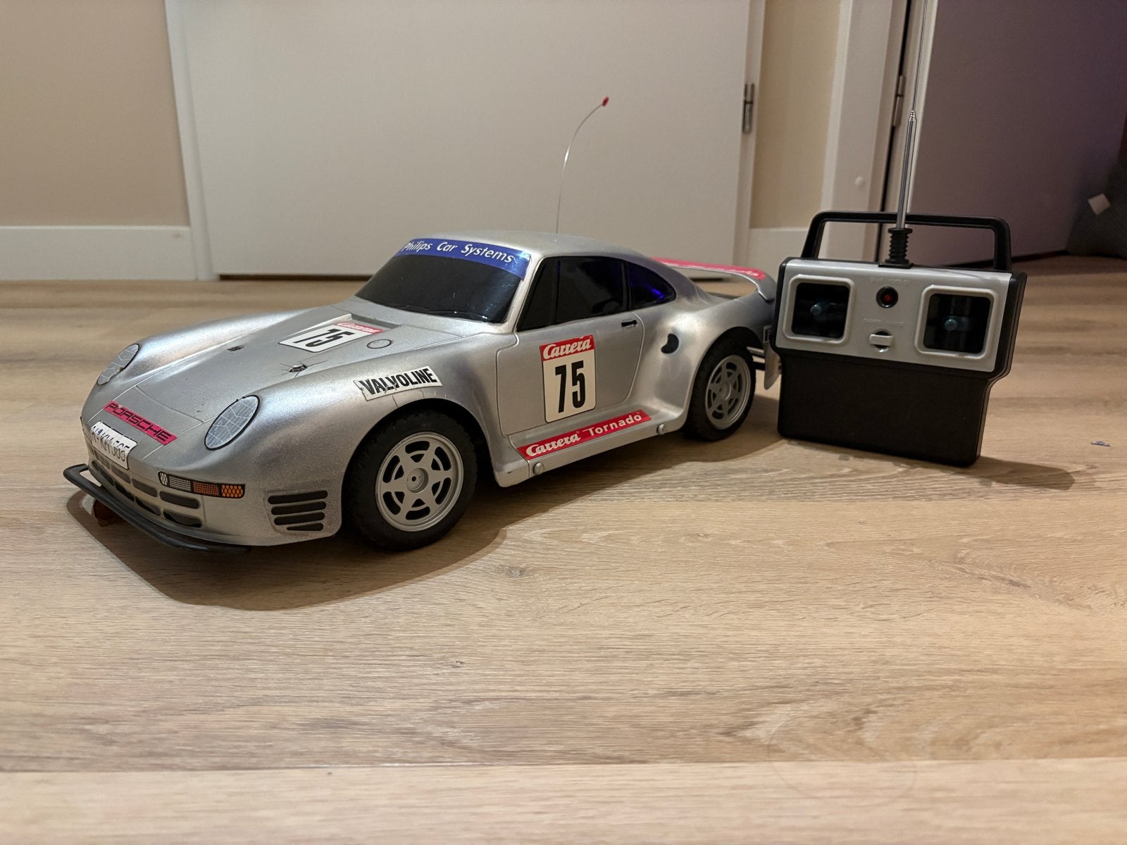 Vintage RC Porsche 959 - Carrera Tornado - Werkend, Hobby en Vrije tijd, Gebruikt, Schaal 1:10, Auto onroad, RTR (Ready to Run)