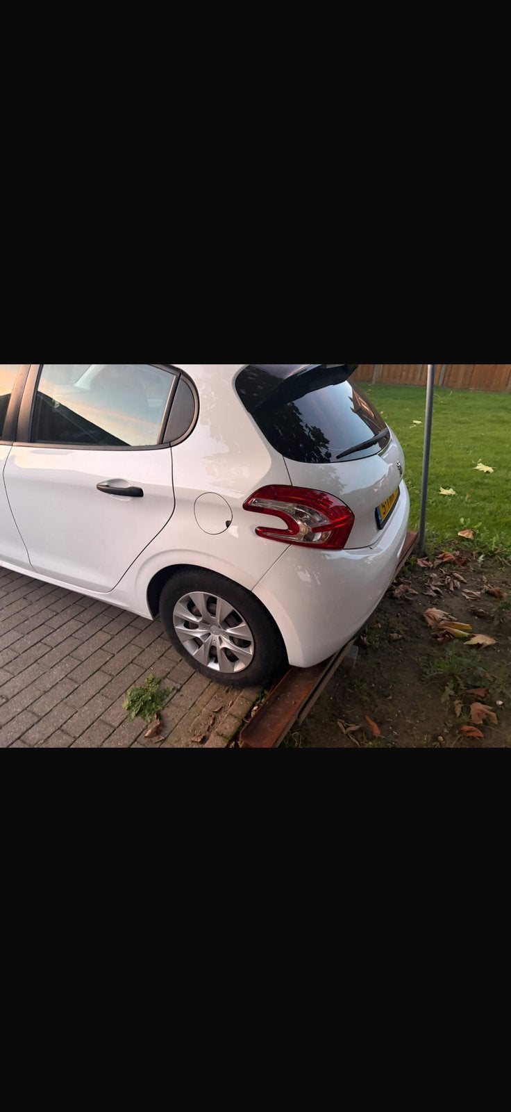 Peugeot 208 1.0 VTI 50KW/68PK 5-D 2014 Wit, Voorwielaandrijving, Origineel Nederlands, 24 km/l, Particulier