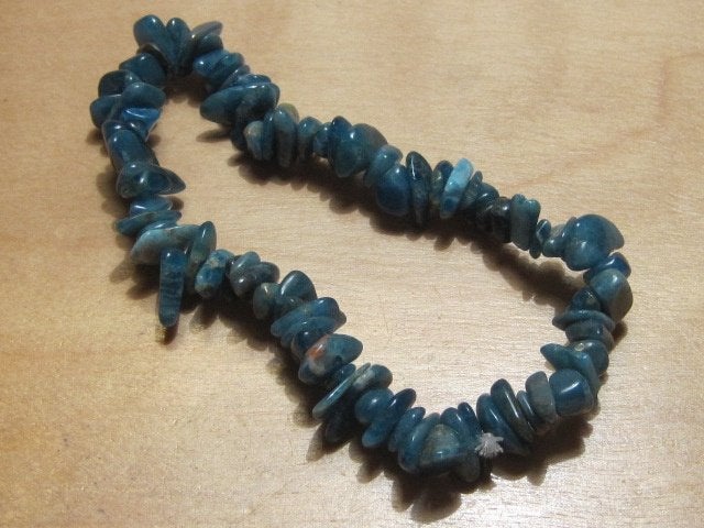 a. elastische armband edelsteen APATIET (1), Sieraden, Tassen en Uiterlijk, Armbanden, Nieuw, Elastiek, Blauw, Met bedels of kralen