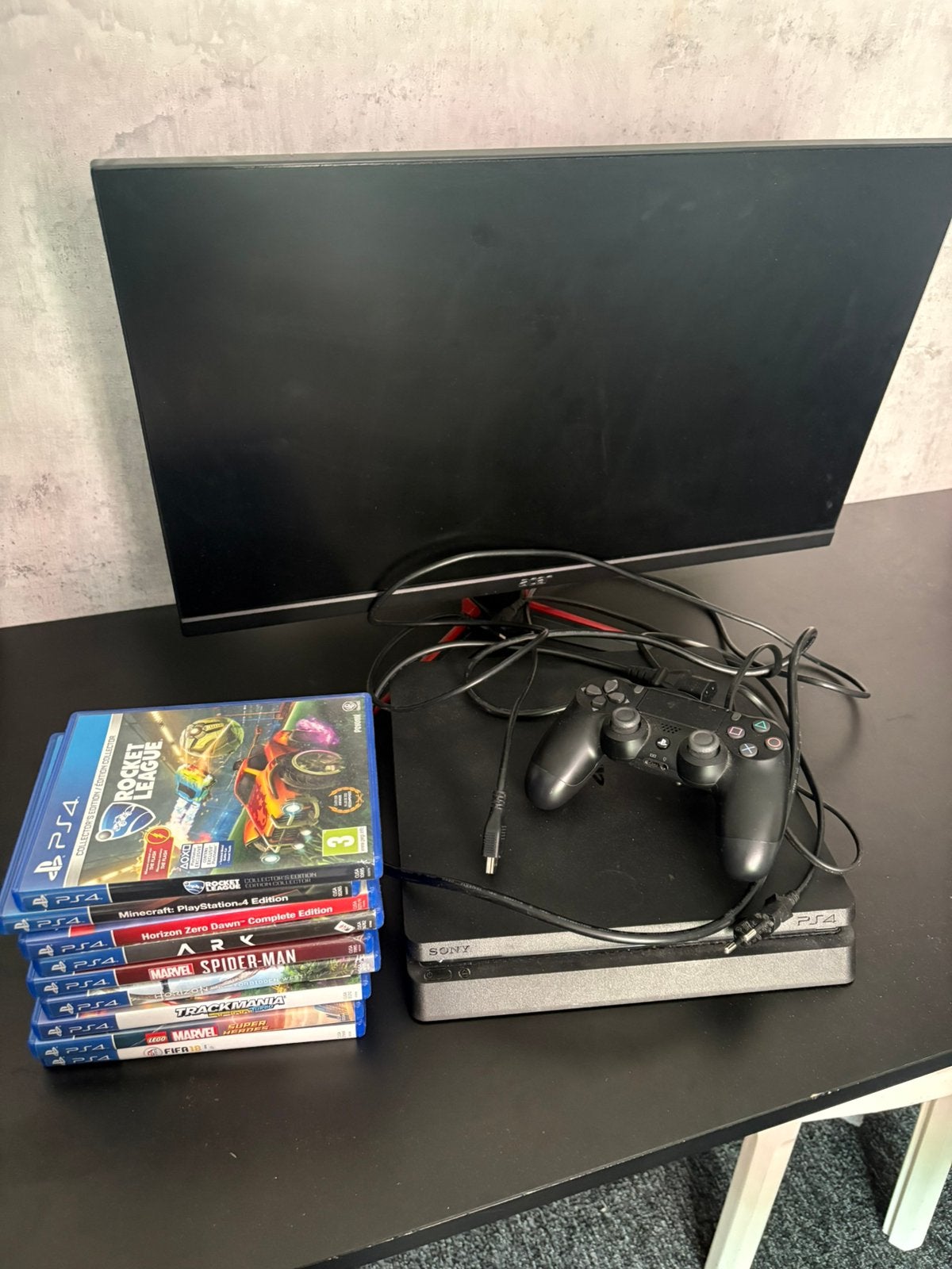 ps4 met monitor, Ophalen, Zo goed als nieuw