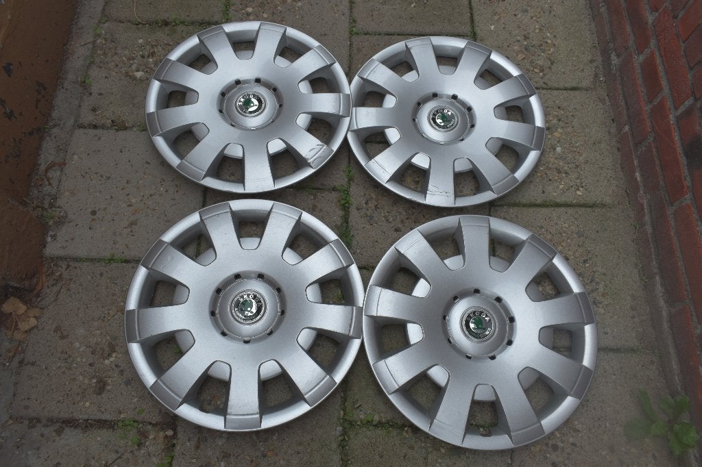 Set van 4 originele wieldoppen Skoda Superb 16 inch, Ophalen of Verzenden, Gebruikt