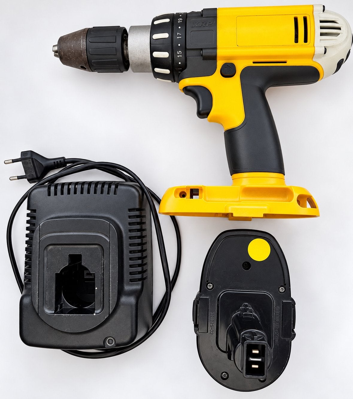 DeWalt accuboormachine met accu en originele oplader, Gebruikt, Variabele snelheid, Ophalen of Verzenden, Boor- en Schroefmachine