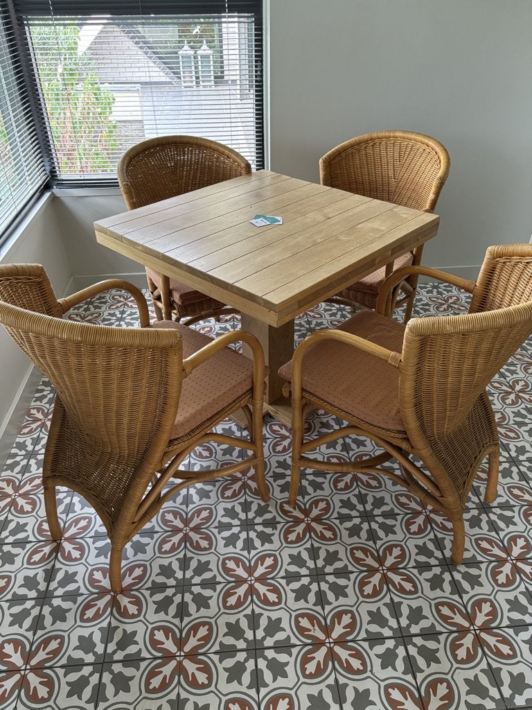 Houten eettafel met 4 rotan stoelen, Ophalen, 50 tot 100 cm, Vierkant, 50 tot 100 cm