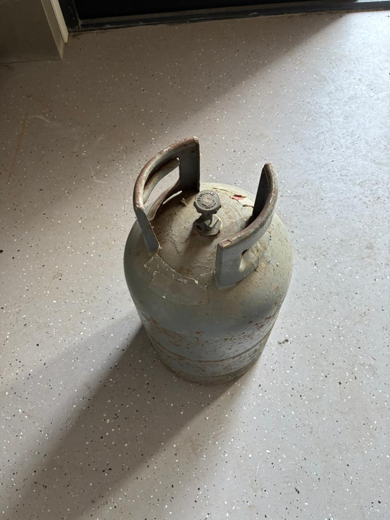 1 gasfles (half vol), Ophalen, Gebruikt