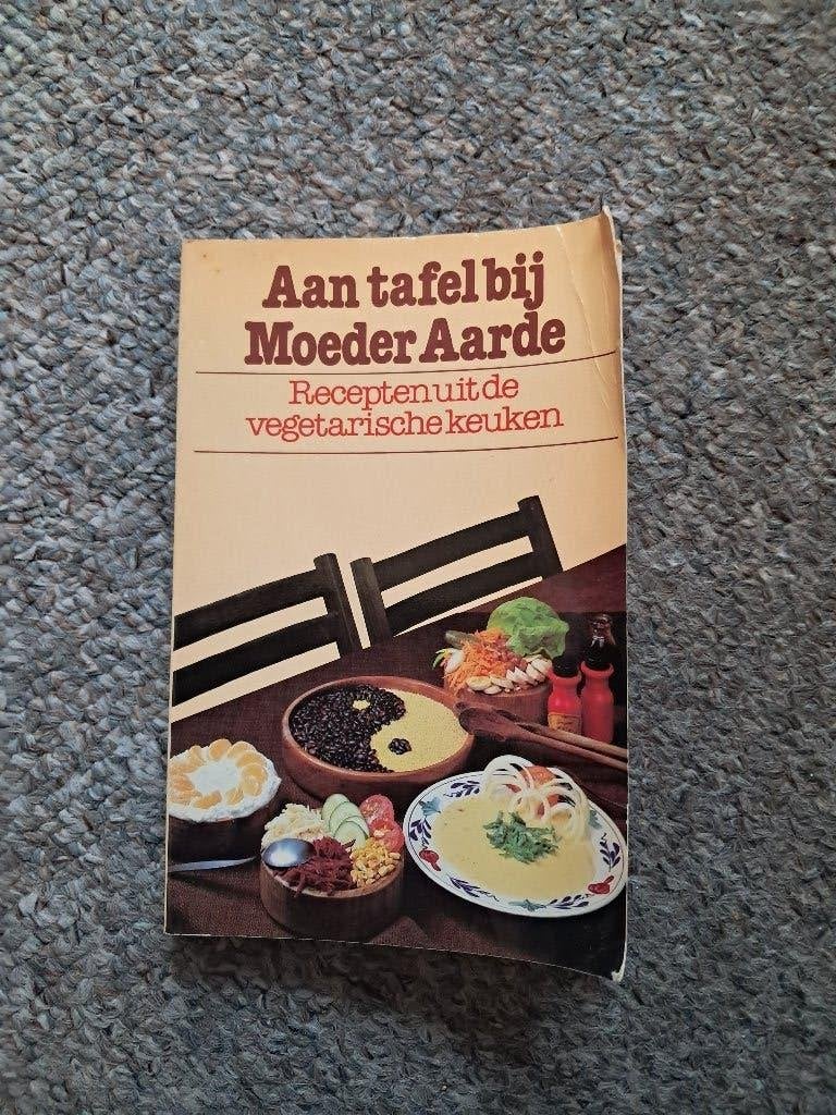 Aan tafel bij moeder aarde/klassiek vegetarisch kookboek, Boeken, Gelezen, Verzenden, Vegetarisch, Verdorst