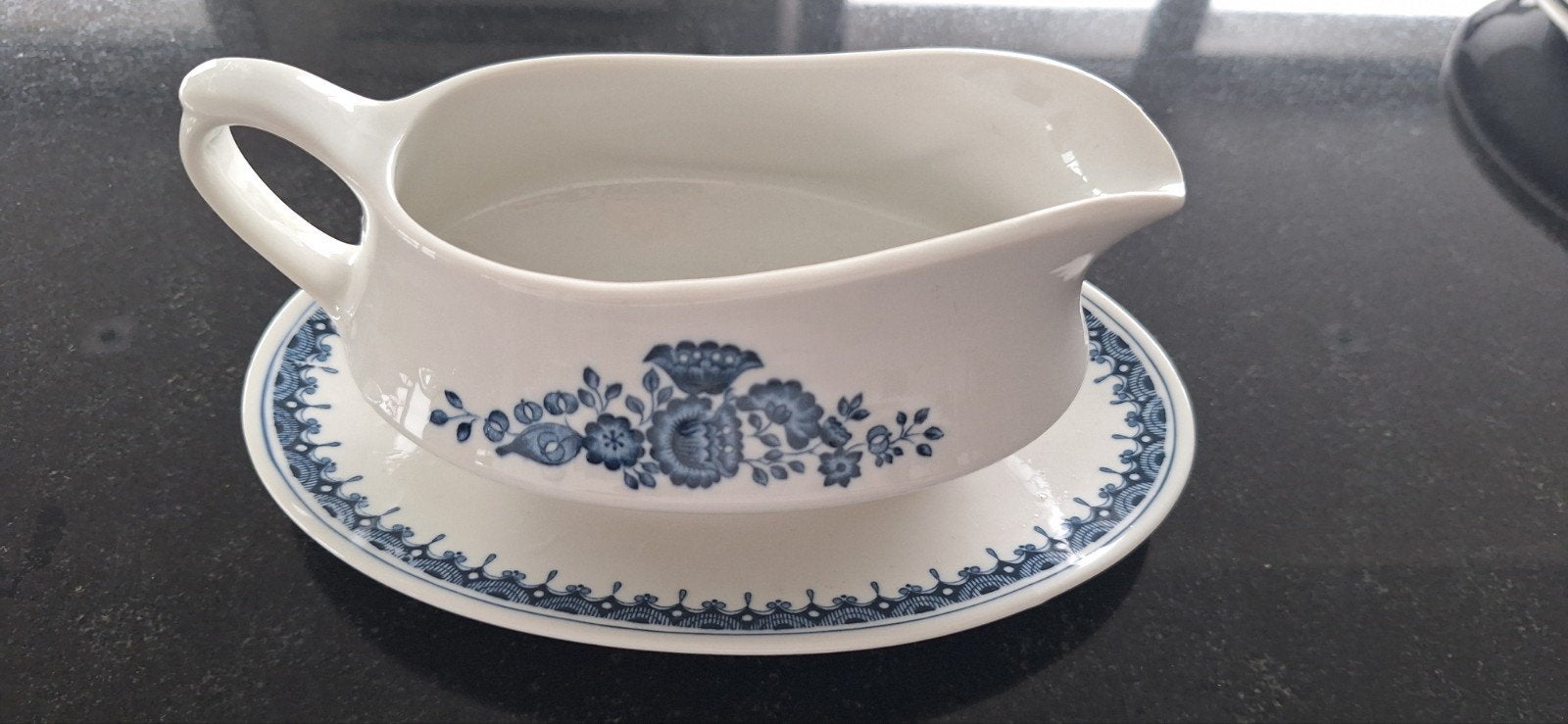 Royal Sphinx Maastricht Sauskom met Schotel -1960  Blauw Dec, Antiek en Kunst, Ophalen of Verzenden