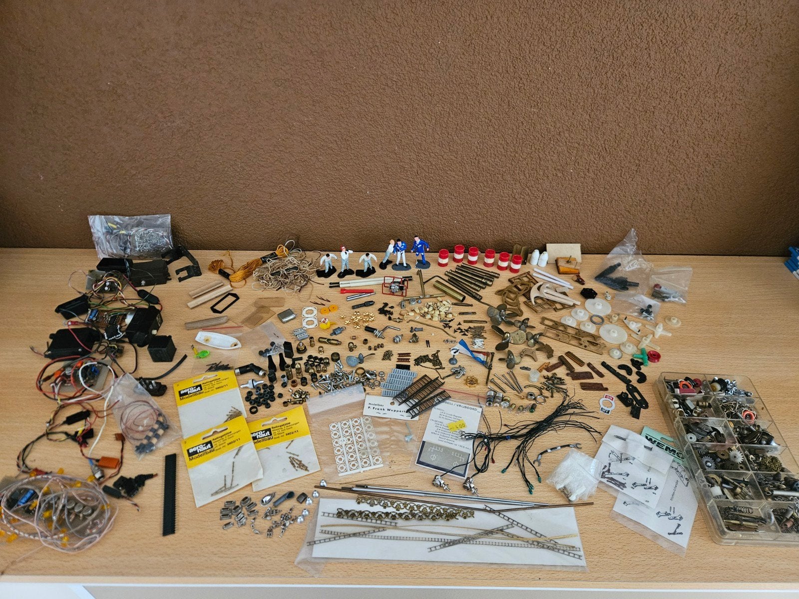 Grote partij modelbouw onderdelen, scheepsmodelbouw, Ophalen of Verzenden, Gebruikt, Groter dan 1:32